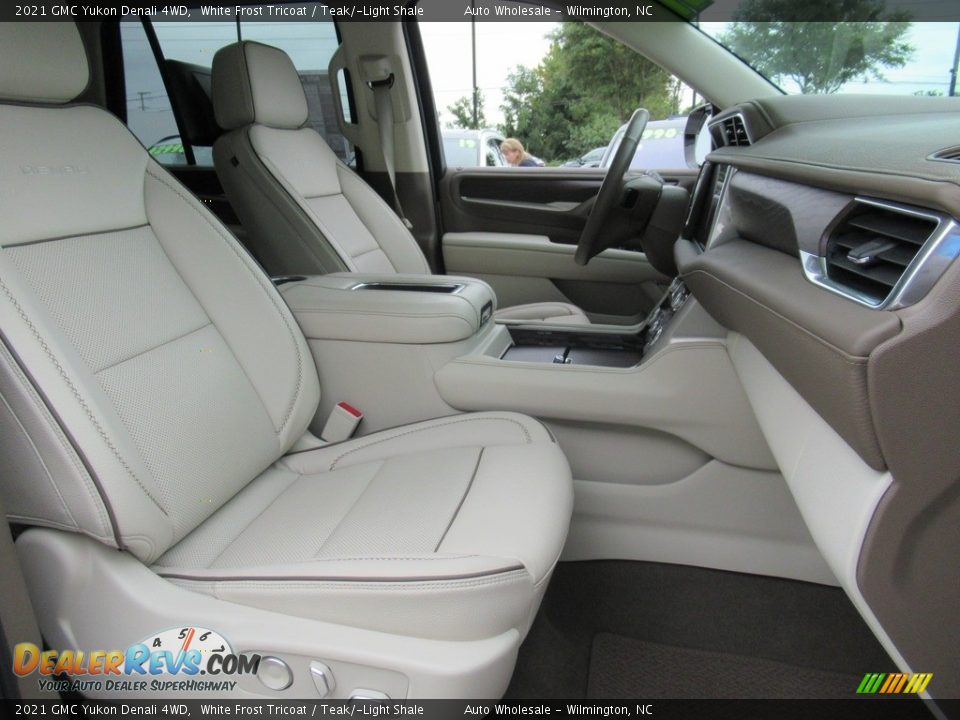 2021 GMC Yukon Denali 4WD White Frost Tricoat / Teak/­Light Shale Photo #13