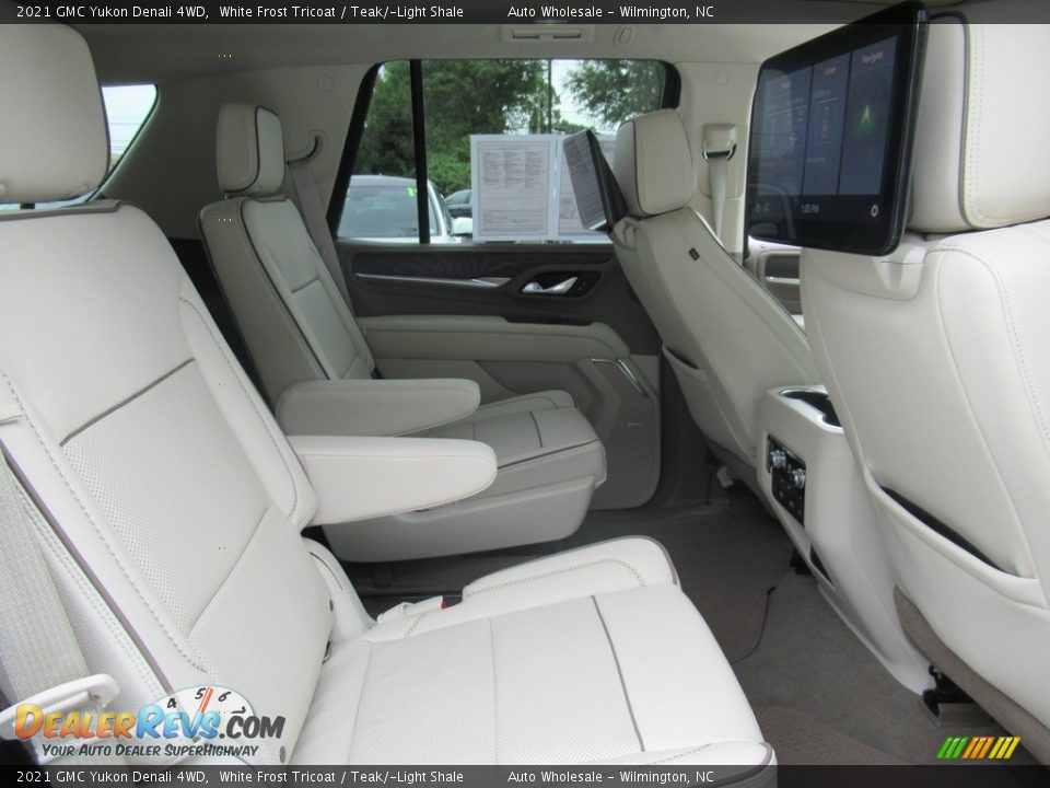 2021 GMC Yukon Denali 4WD White Frost Tricoat / Teak/­Light Shale Photo #14