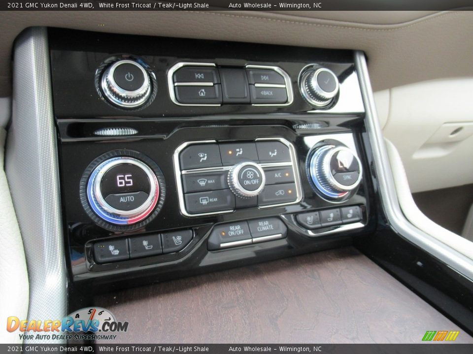 2021 GMC Yukon Denali 4WD White Frost Tricoat / Teak/­Light Shale Photo #19
