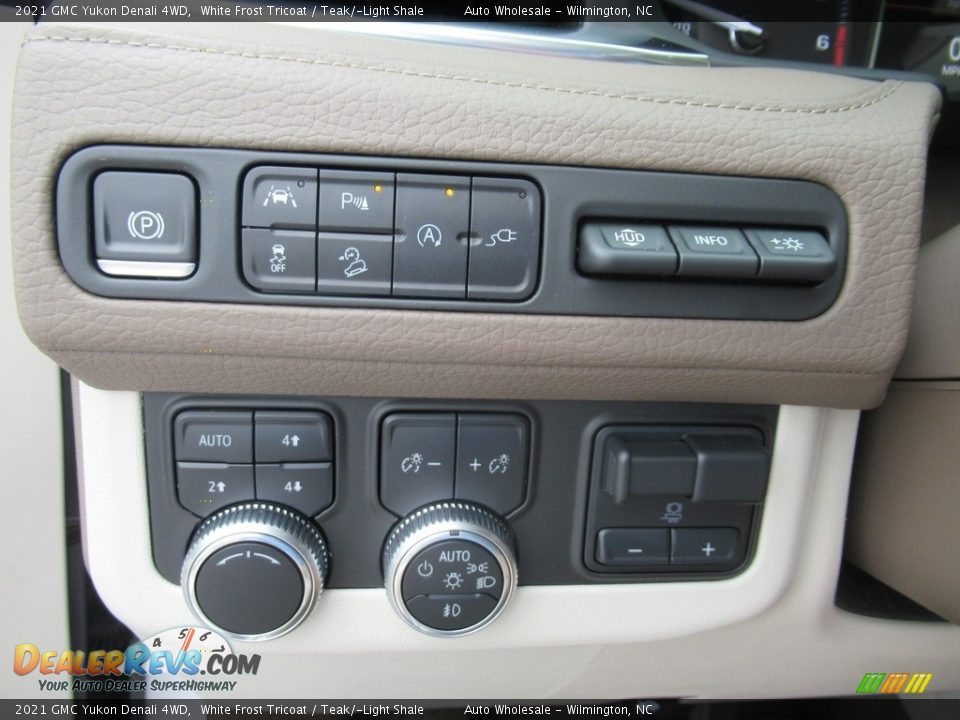 2021 GMC Yukon Denali 4WD White Frost Tricoat / Teak/­Light Shale Photo #20