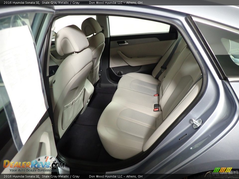 2016 Hyundai Sonata SE Shale Gray Metallic / Gray Photo #35