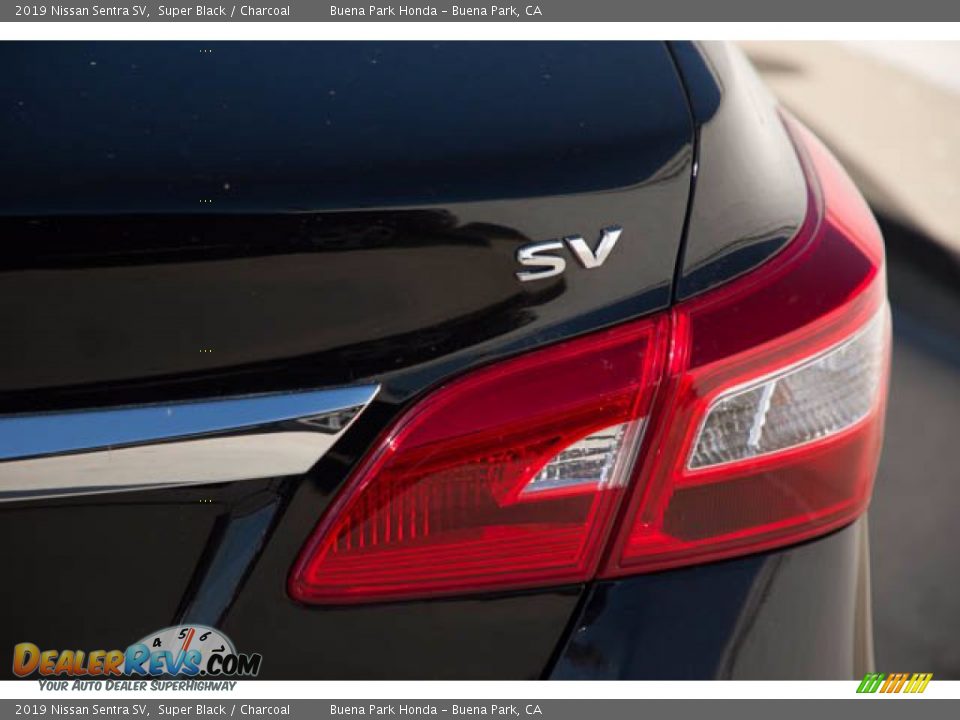 2019 Nissan Sentra SV Super Black / Charcoal Photo #13