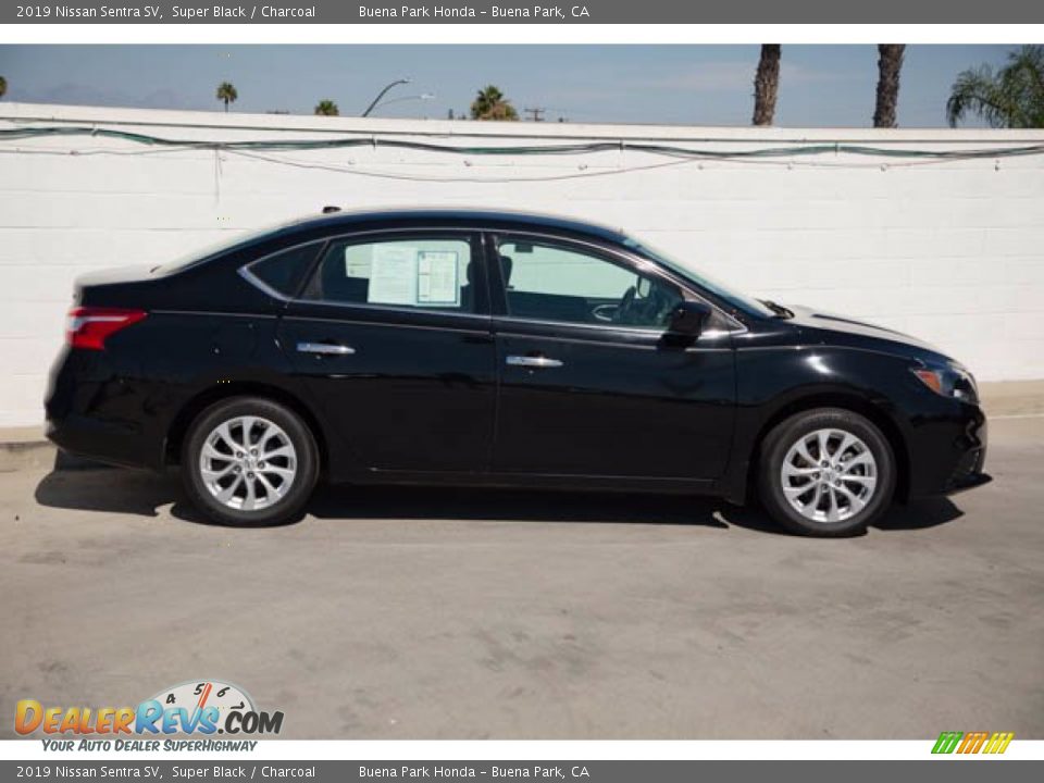 2019 Nissan Sentra SV Super Black / Charcoal Photo #14