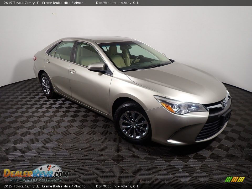 2015 Toyota Camry LE Creme Brulee Mica / Almond Photo #3