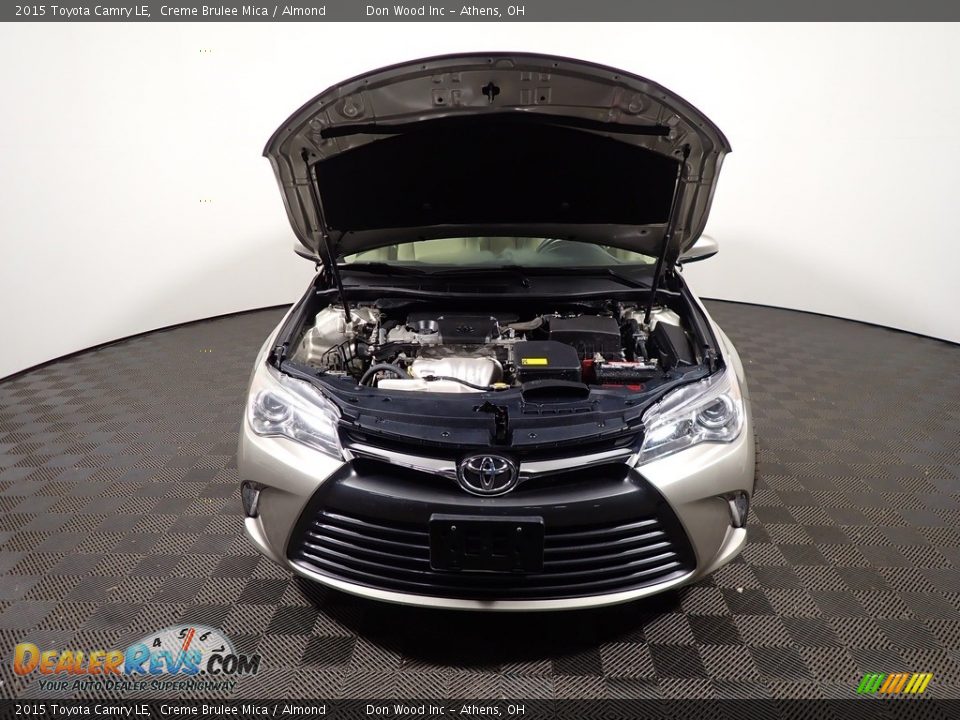 2015 Toyota Camry LE Creme Brulee Mica / Almond Photo #6