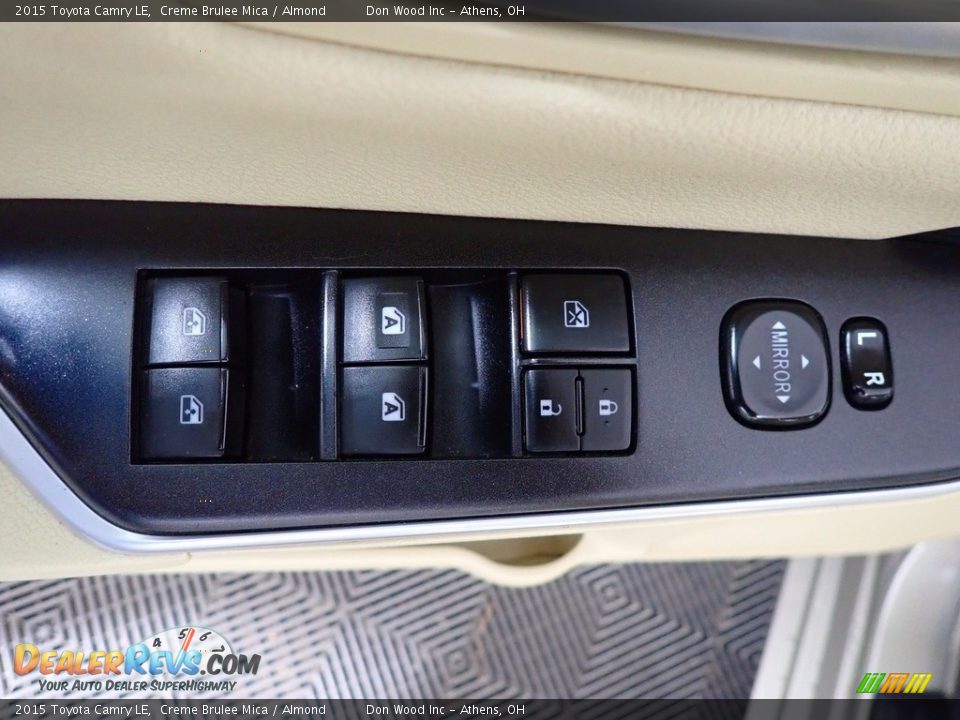 2015 Toyota Camry LE Creme Brulee Mica / Almond Photo #21