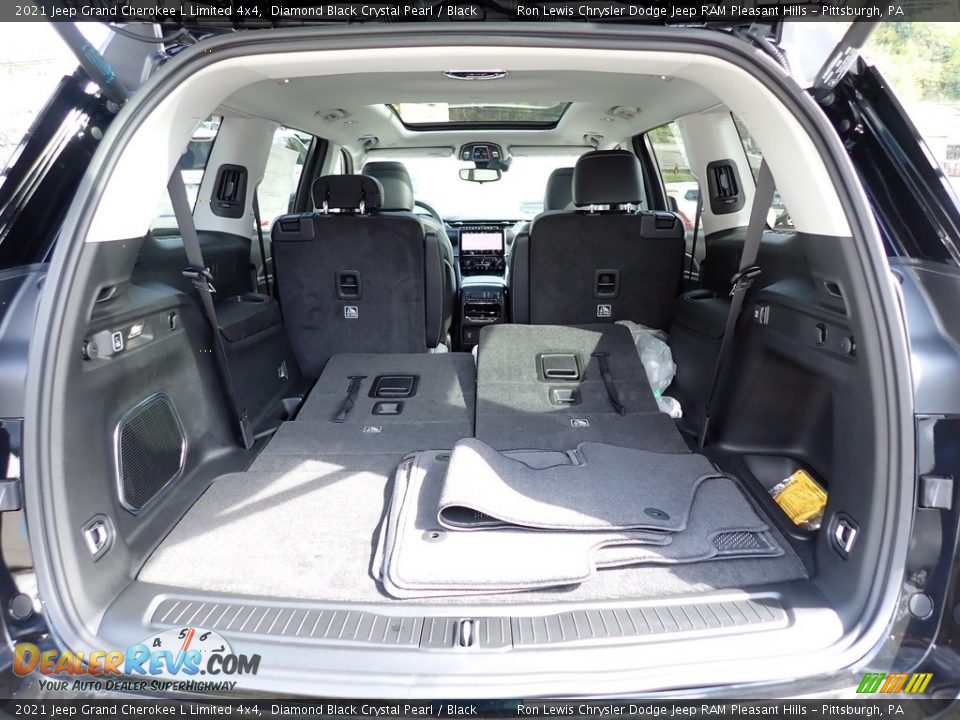 2021 Jeep Grand Cherokee L Limited 4x4 Diamond Black Crystal Pearl / Black Photo #4