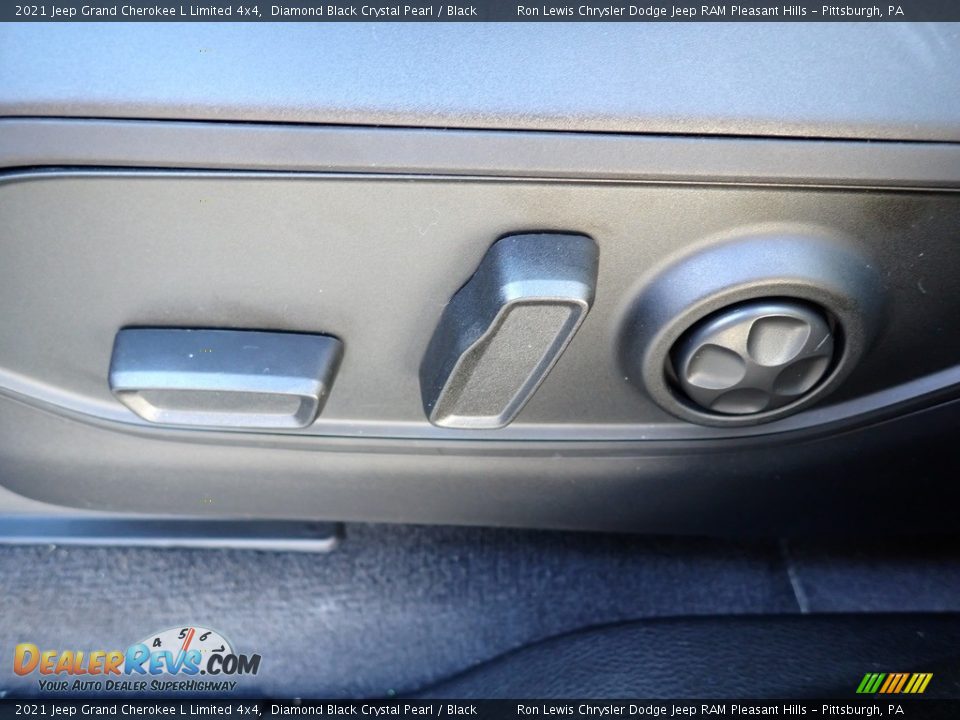 2021 Jeep Grand Cherokee L Limited 4x4 Diamond Black Crystal Pearl / Black Photo #16