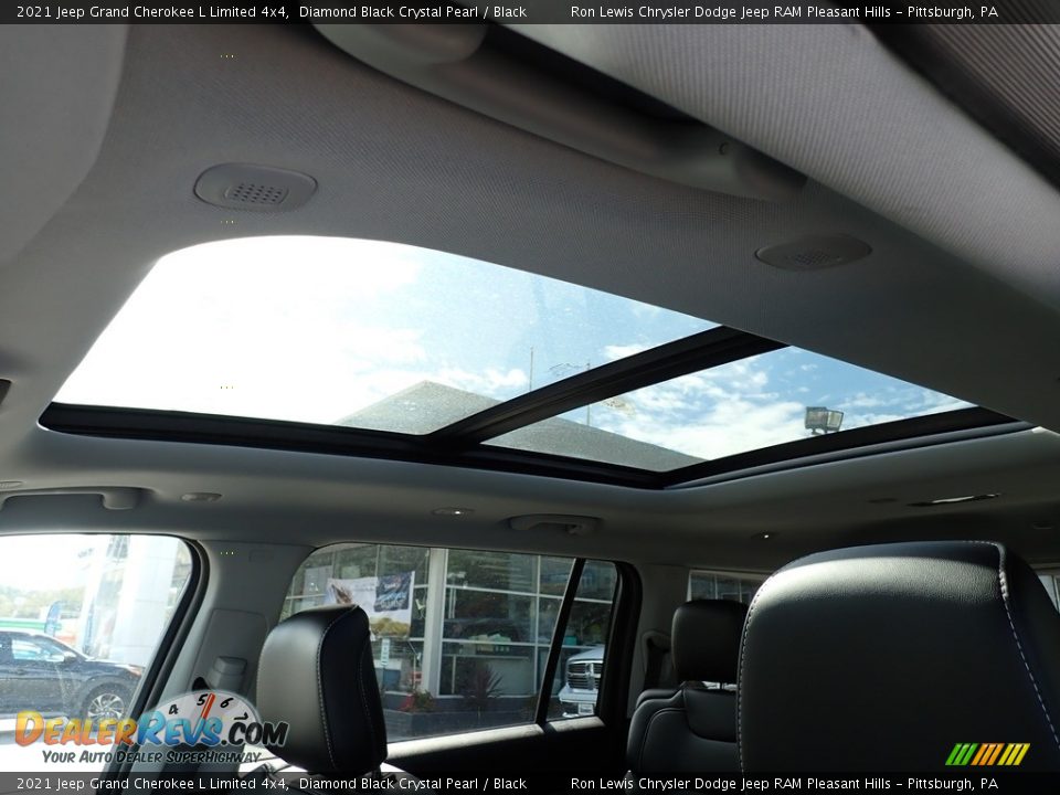 2021 Jeep Grand Cherokee L Limited 4x4 Diamond Black Crystal Pearl / Black Photo #17