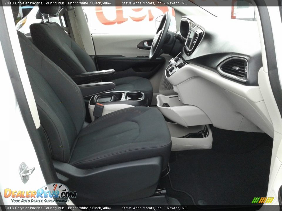 2018 Chrysler Pacifica Touring Plus Bright White / Black/Alloy Photo #18