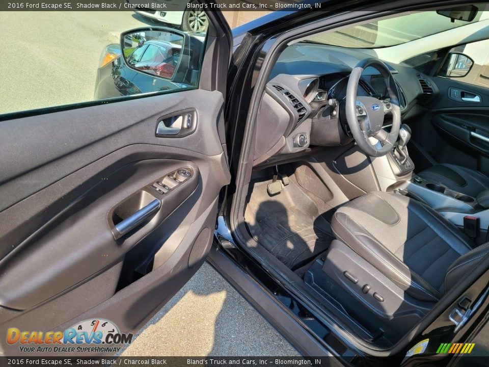 2016 Ford Escape SE Shadow Black / Charcoal Black Photo #2