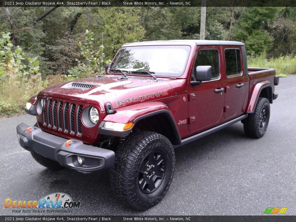 Front 3/4 View of 2021 Jeep Gladiator Mojave 4x4 Photo #2