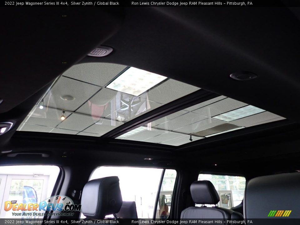 Sunroof of 2022 Jeep Wagoneer Series III 4x4 Photo #17