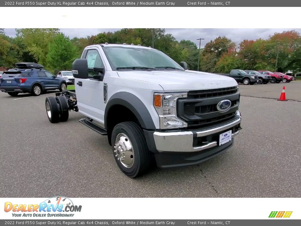 2022 Ford F550 Super Duty XL Regular Cab 4x4 Chassis Oxford White / Medium Earth Gray Photo #1