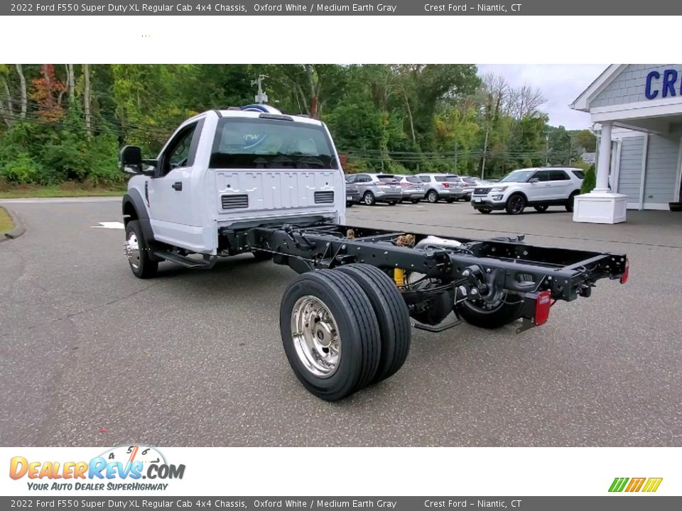 2022 Ford F550 Super Duty XL Regular Cab 4x4 Chassis Oxford White / Medium Earth Gray Photo #5