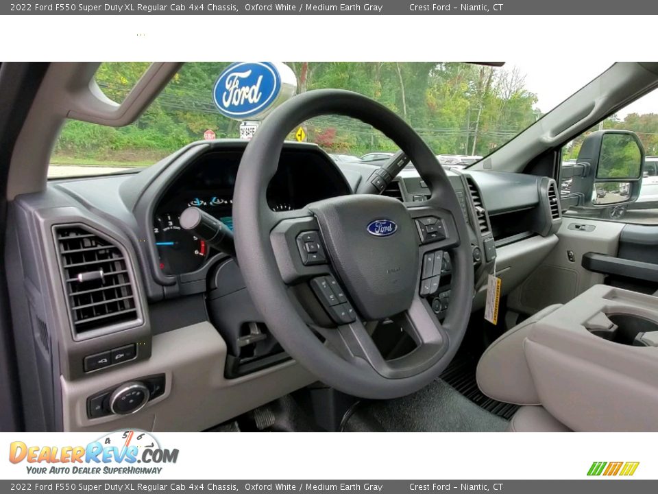 2022 Ford F550 Super Duty XL Regular Cab 4x4 Chassis Oxford White / Medium Earth Gray Photo #9