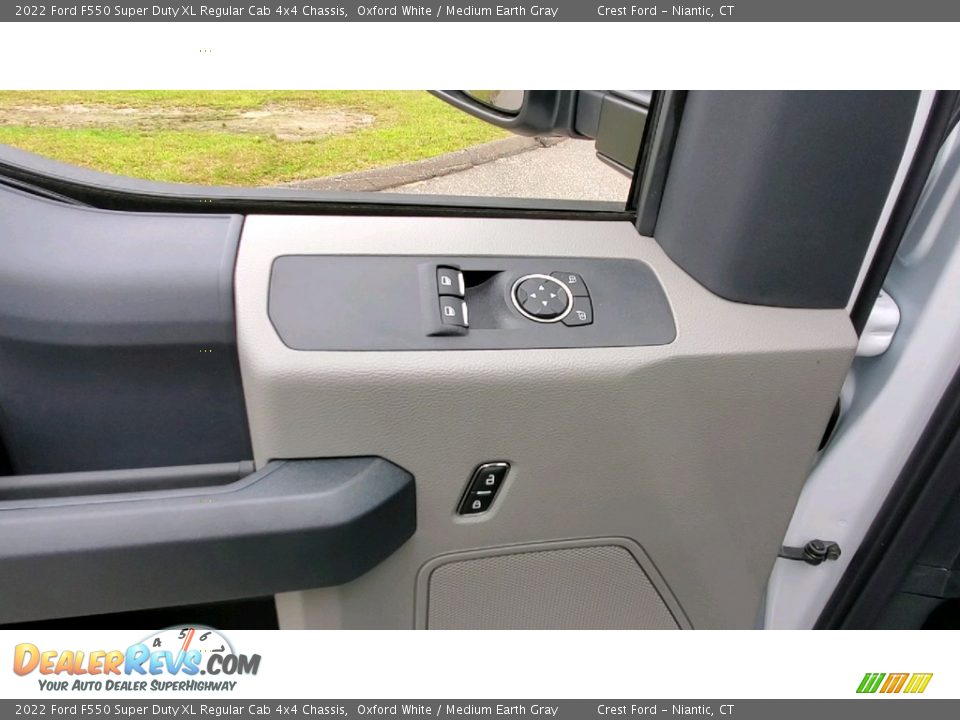 2022 Ford F550 Super Duty XL Regular Cab 4x4 Chassis Oxford White / Medium Earth Gray Photo #11