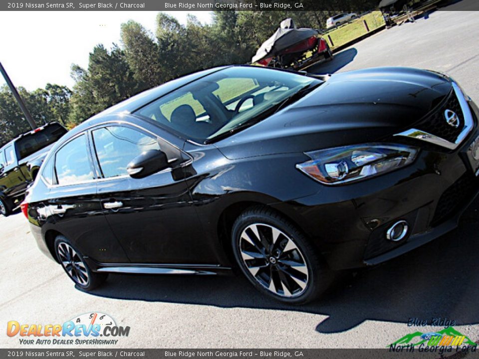 2019 Nissan Sentra SR Super Black / Charcoal Photo #26