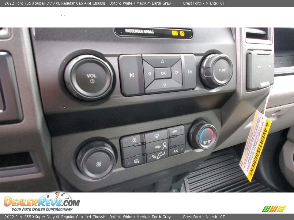 2022 Ford F550 Super Duty XL Regular Cab 4x4 Chassis Oxford White / Medium Earth Gray Photo #14