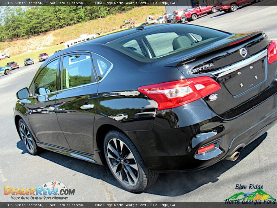 2019 Nissan Sentra SR Super Black / Charcoal Photo #28