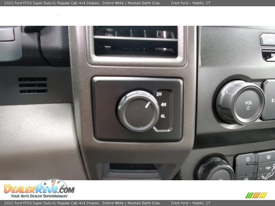 2022 Ford F550 Super Duty XL Regular Cab 4x4 Chassis Oxford White / Medium Earth Gray Photo #15