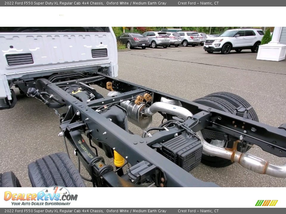 2022 Ford F550 Super Duty XL Regular Cab 4x4 Chassis Oxford White / Medium Earth Gray Photo #17