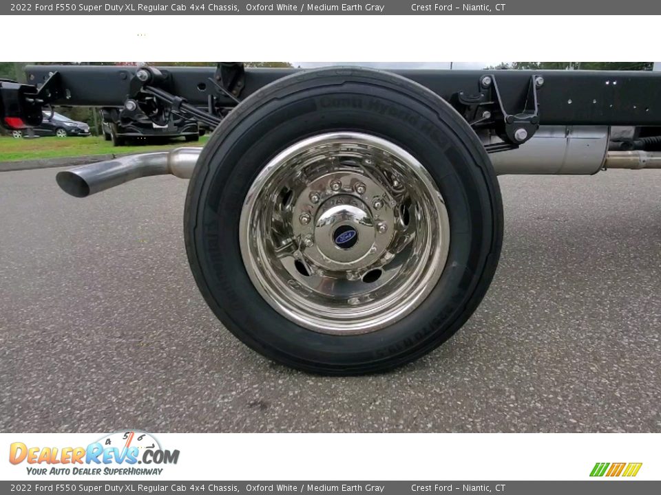2022 Ford F550 Super Duty XL Regular Cab 4x4 Chassis Oxford White / Medium Earth Gray Photo #18