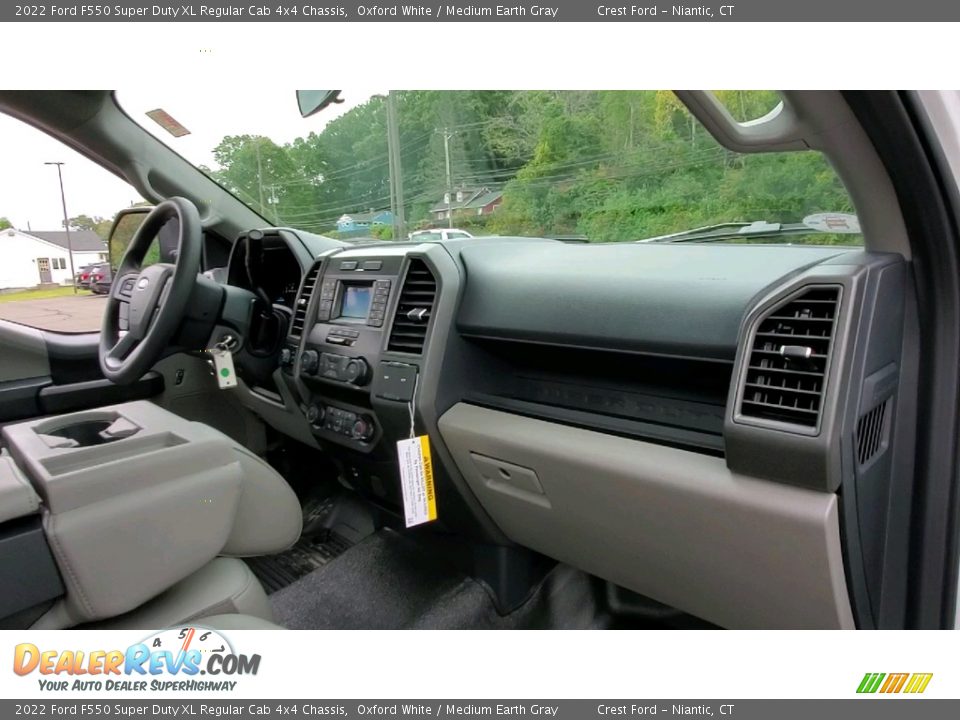 2022 Ford F550 Super Duty XL Regular Cab 4x4 Chassis Oxford White / Medium Earth Gray Photo #20