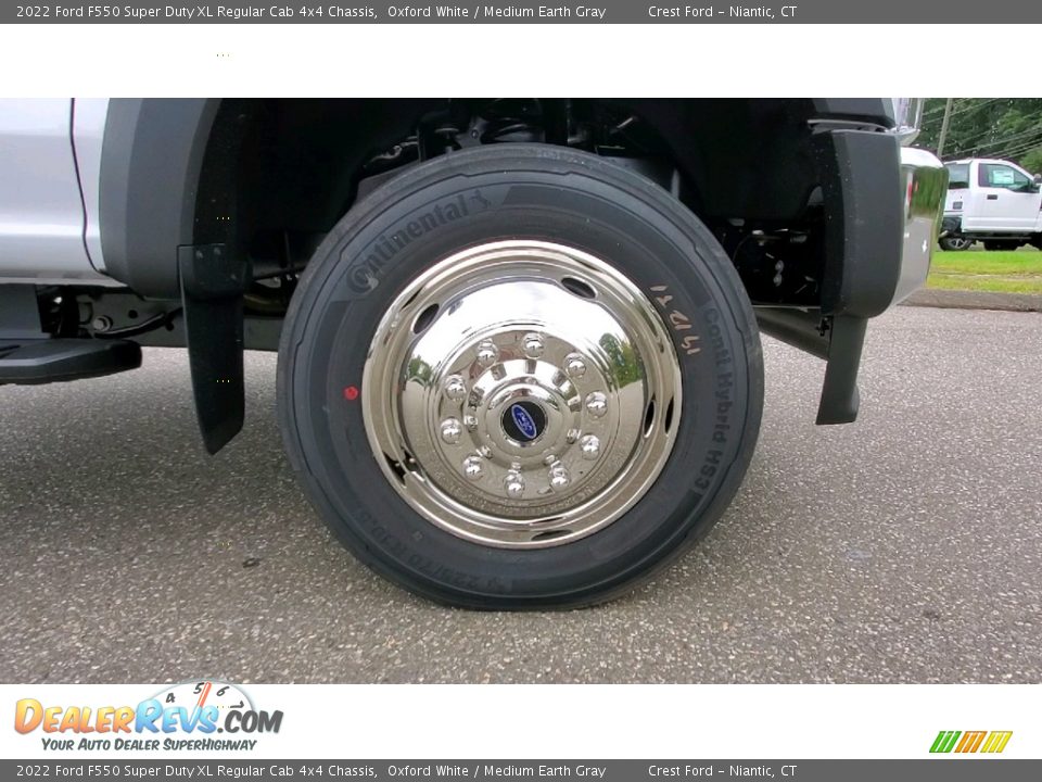 2022 Ford F550 Super Duty XL Regular Cab 4x4 Chassis Oxford White / Medium Earth Gray Photo #22