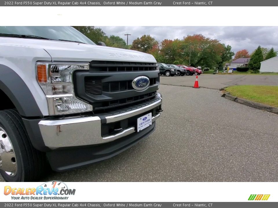 2022 Ford F550 Super Duty XL Regular Cab 4x4 Chassis Oxford White / Medium Earth Gray Photo #23
