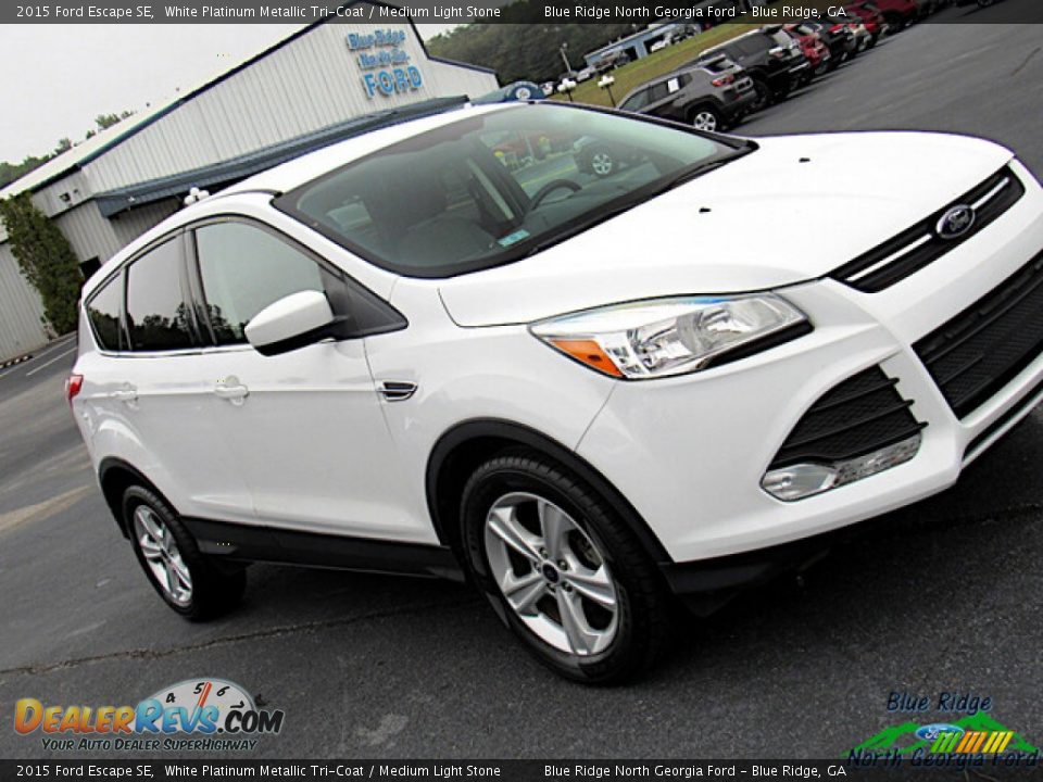 2015 Ford Escape SE White Platinum Metallic Tri-Coat / Medium Light Stone Photo #25