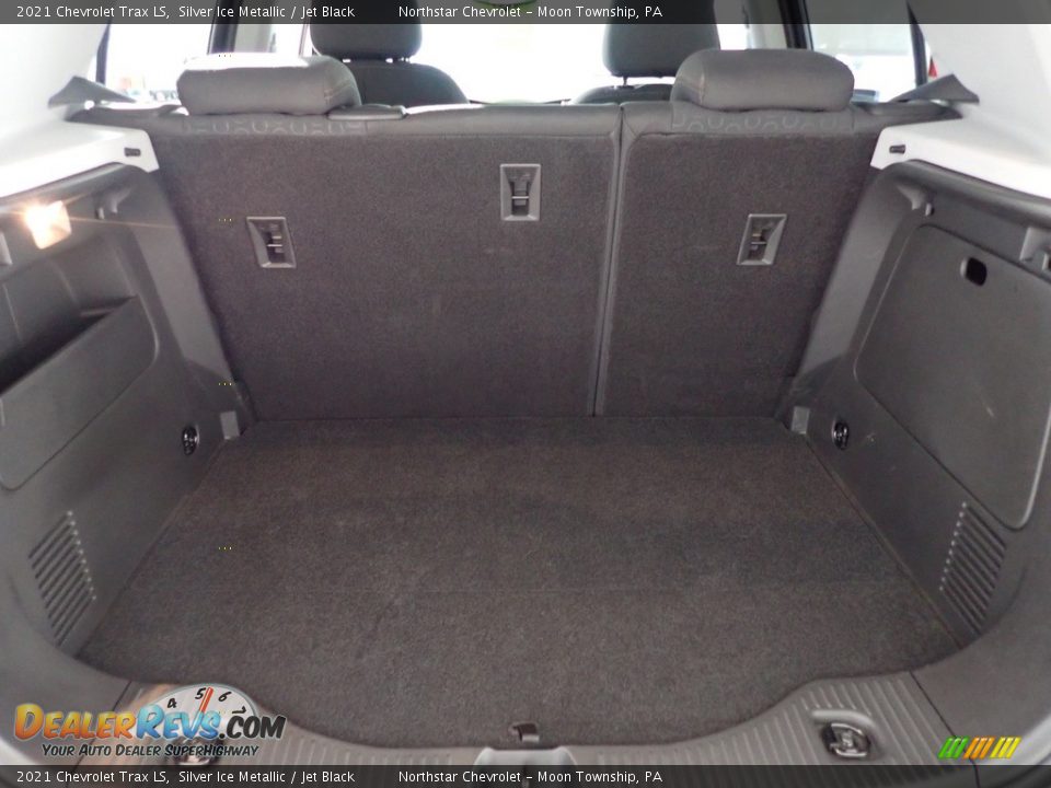 2021 Chevrolet Trax LS Silver Ice Metallic / Jet Black Photo #7