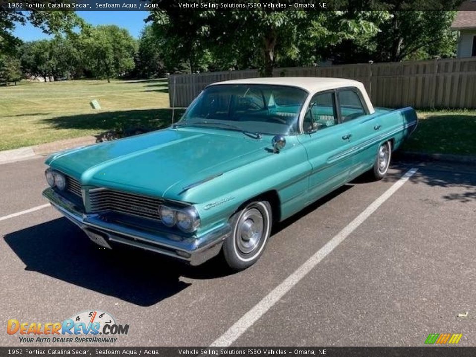 Front 3/4 View of 1962 Pontiac Catalina Sedan Photo #9