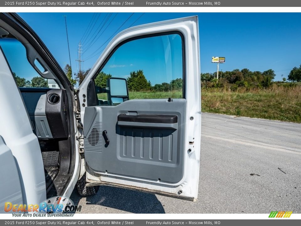 2015 Ford F250 Super Duty XL Regular Cab 4x4 Oxford White / Steel Photo #23