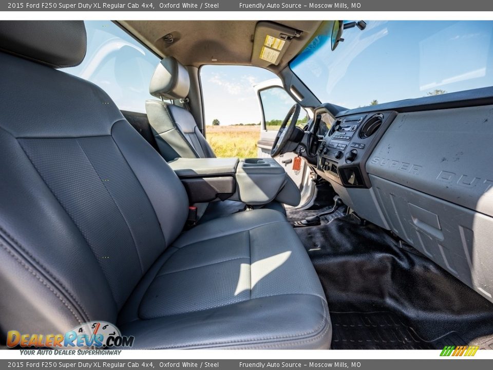 2015 Ford F250 Super Duty XL Regular Cab 4x4 Oxford White / Steel Photo #25