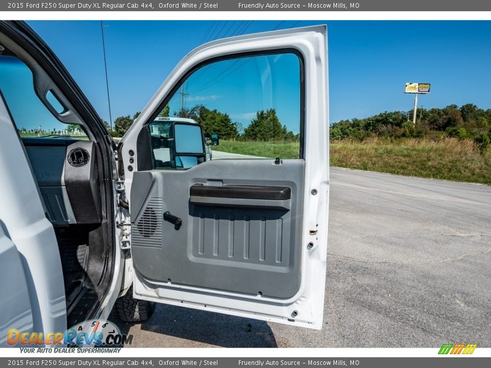 2015 Ford F250 Super Duty XL Regular Cab 4x4 Oxford White / Steel Photo #23