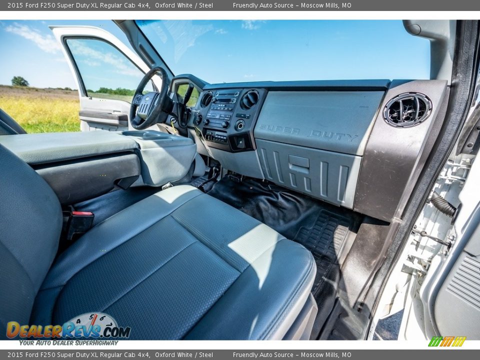 2015 Ford F250 Super Duty XL Regular Cab 4x4 Oxford White / Steel Photo #24