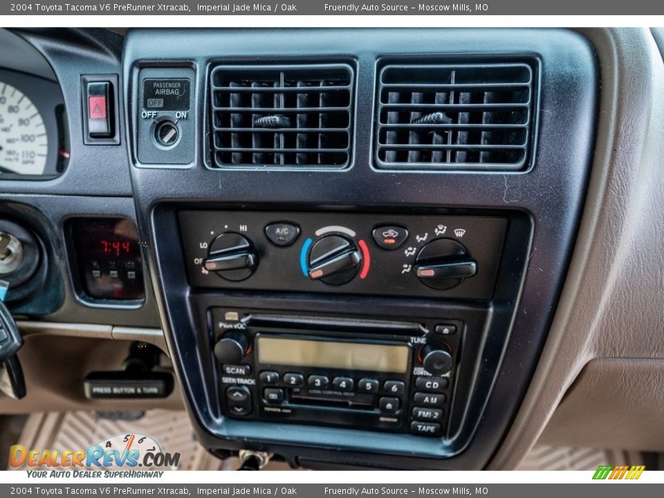 2004 Toyota Tacoma V6 PreRunner Xtracab Imperial Jade Mica / Oak Photo #28