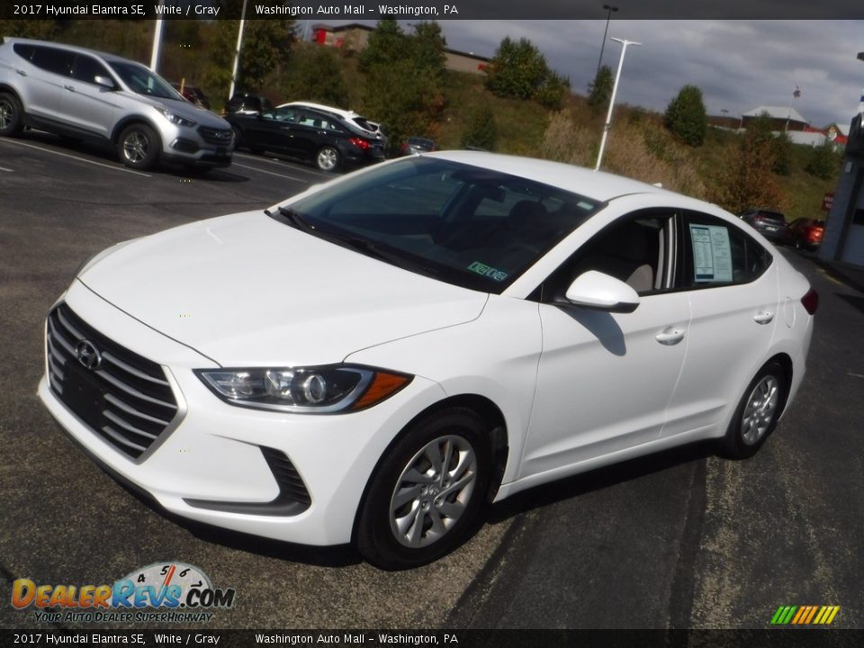 2017 Hyundai Elantra SE White / Gray Photo #5