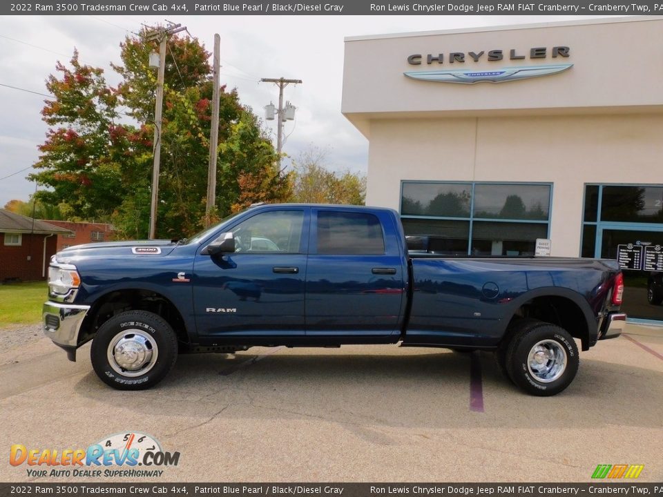 2022 Ram 3500 Tradesman Crew Cab 4x4 Patriot Blue Pearl / Black/Diesel Gray Photo #9