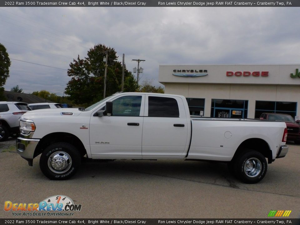 2022 Ram 3500 Tradesman Crew Cab 4x4 Bright White / Black/Diesel Gray Photo #9