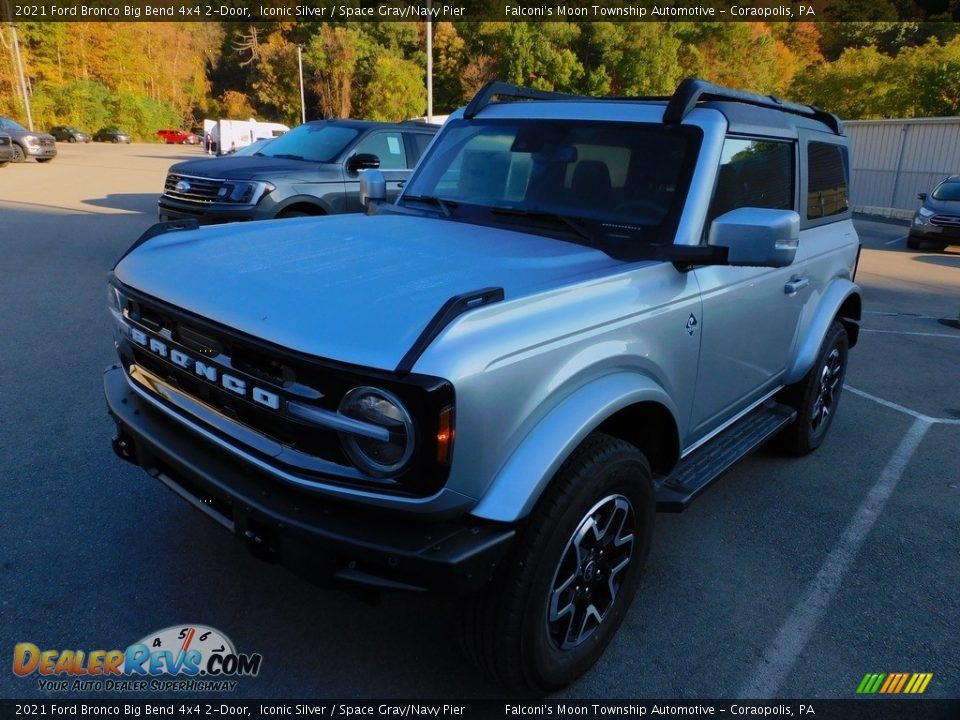 Front 3/4 View of 2021 Ford Bronco Big Bend 4x4 2-Door Photo #7