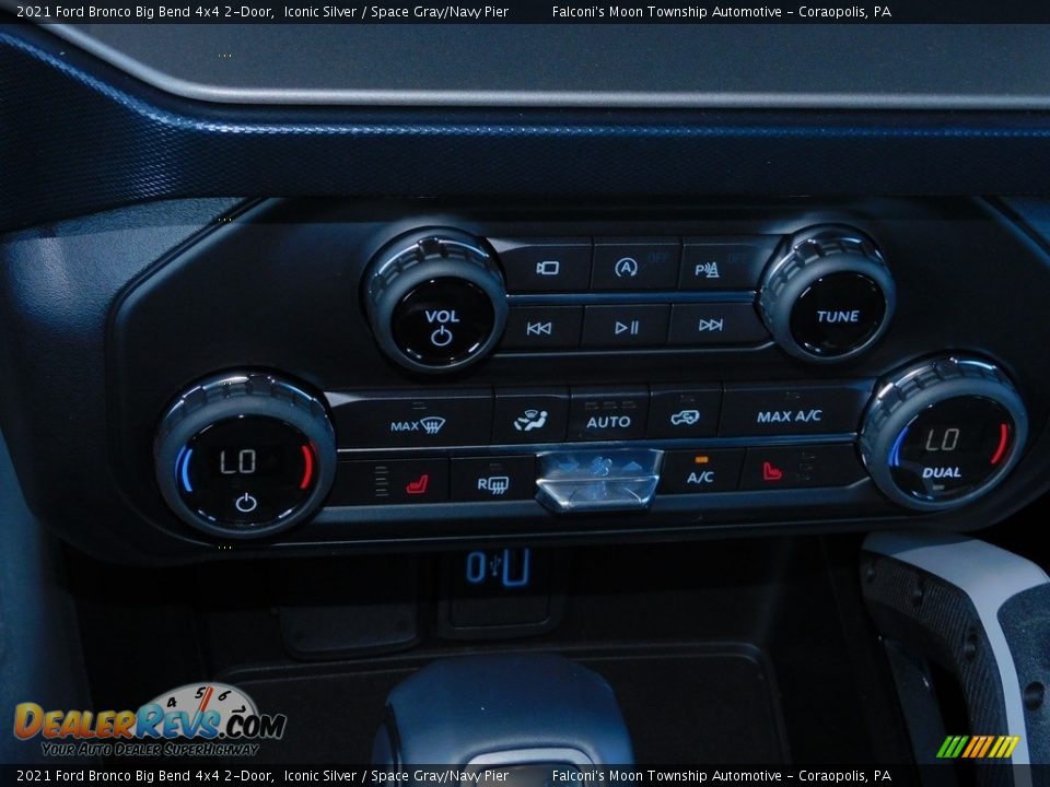 Controls of 2021 Ford Bronco Big Bend 4x4 2-Door Photo #17
