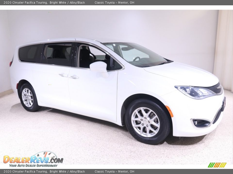 2020 Chrysler Pacifica Touring Bright White / Alloy/Black Photo #1