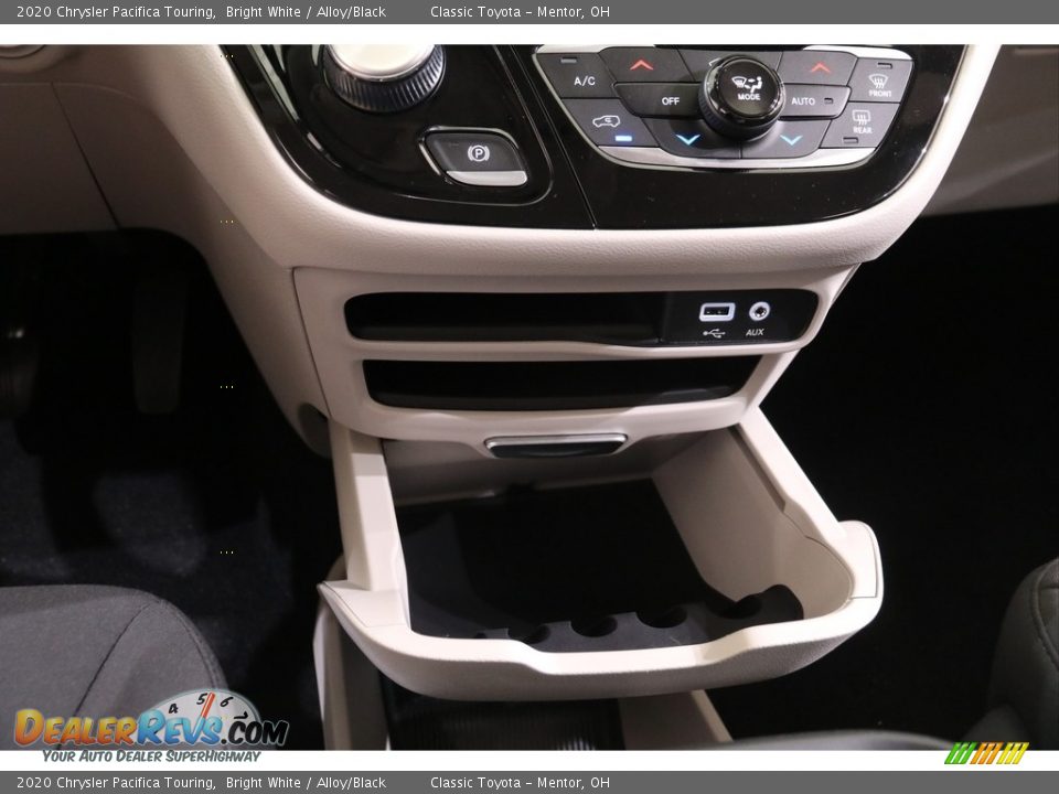 2020 Chrysler Pacifica Touring Bright White / Alloy/Black Photo #14