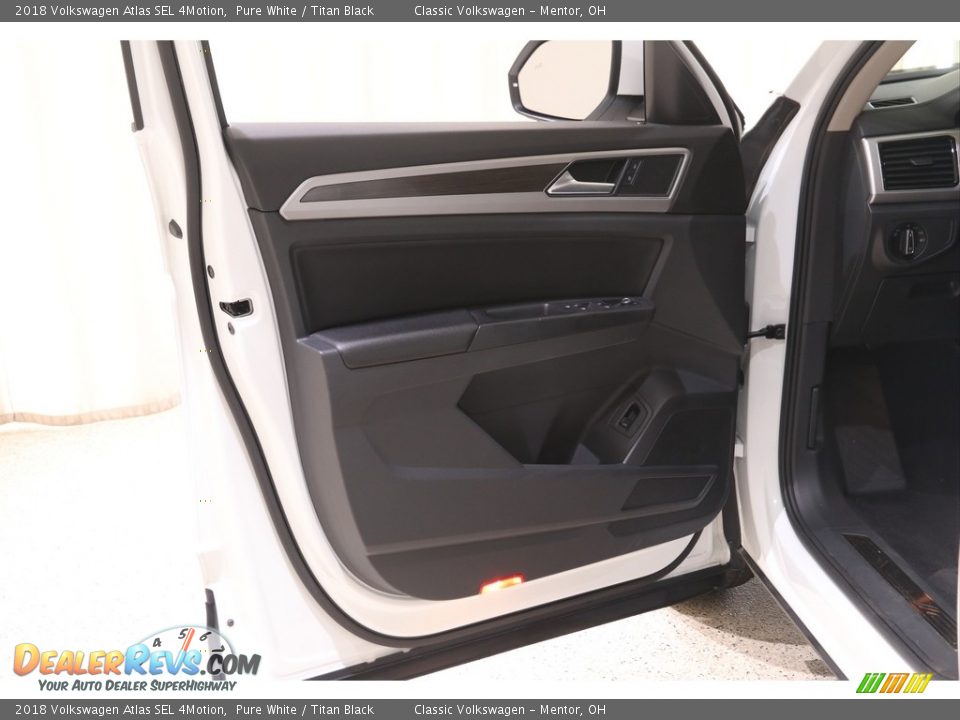 2018 Volkswagen Atlas SEL 4Motion Pure White / Titan Black Photo #4