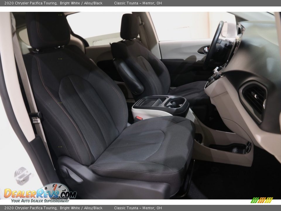 2020 Chrysler Pacifica Touring Bright White / Alloy/Black Photo #17