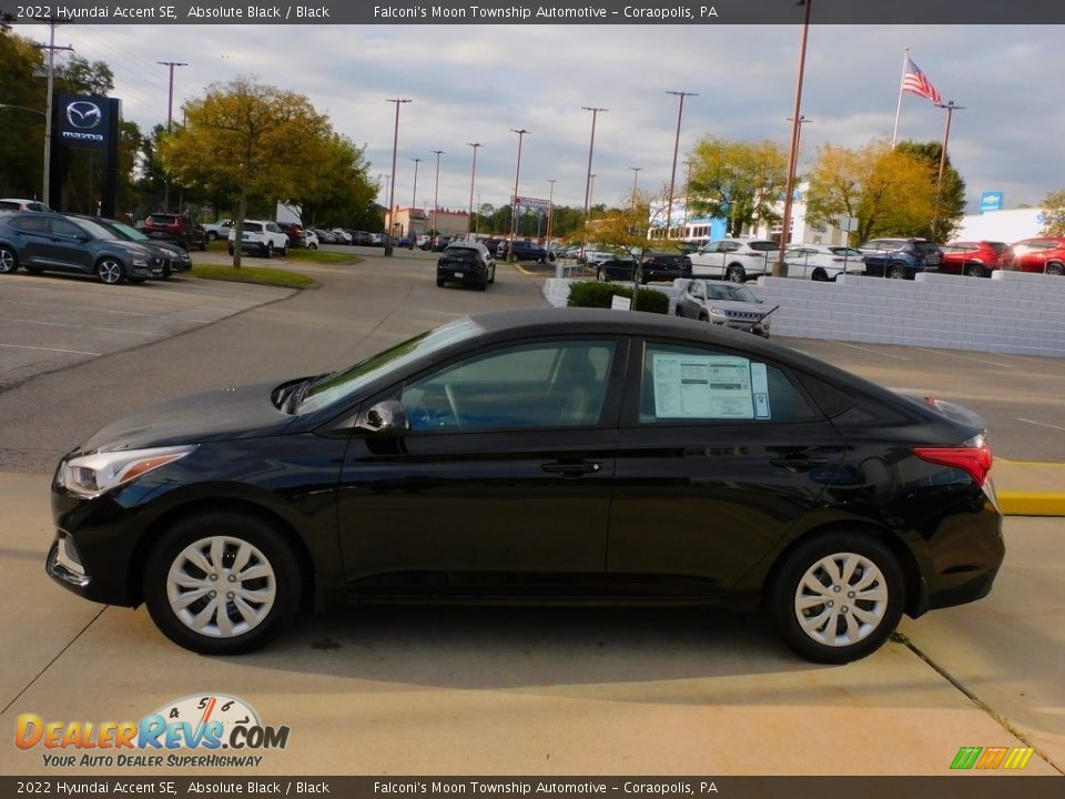 2022 Hyundai Accent SE Absolute Black / Black Photo #6