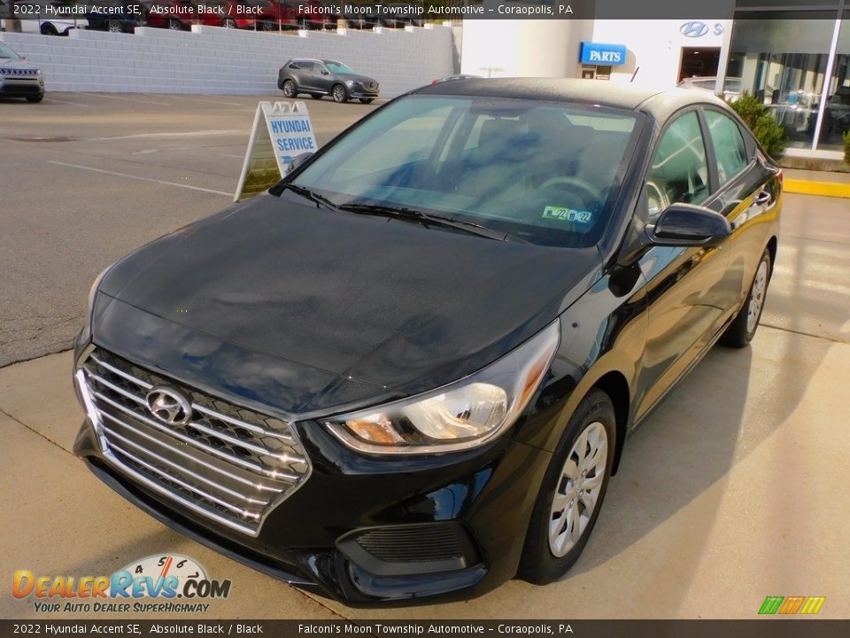 2022 Hyundai Accent SE Absolute Black / Black Photo #7