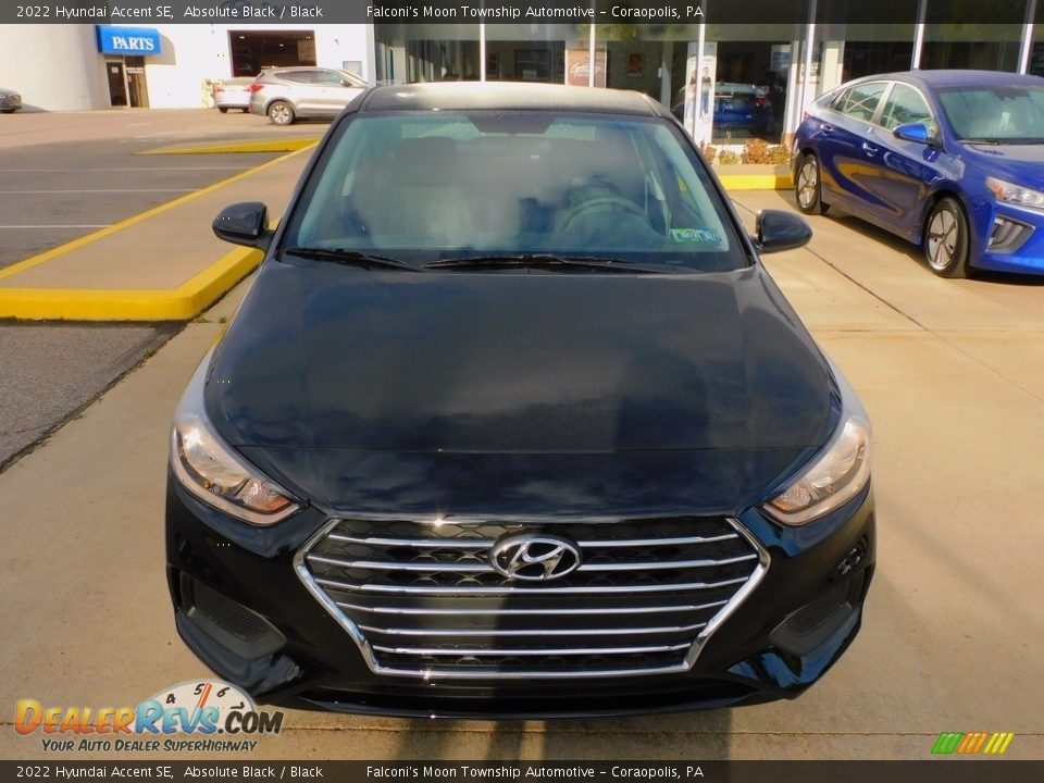 2022 Hyundai Accent SE Absolute Black / Black Photo #8